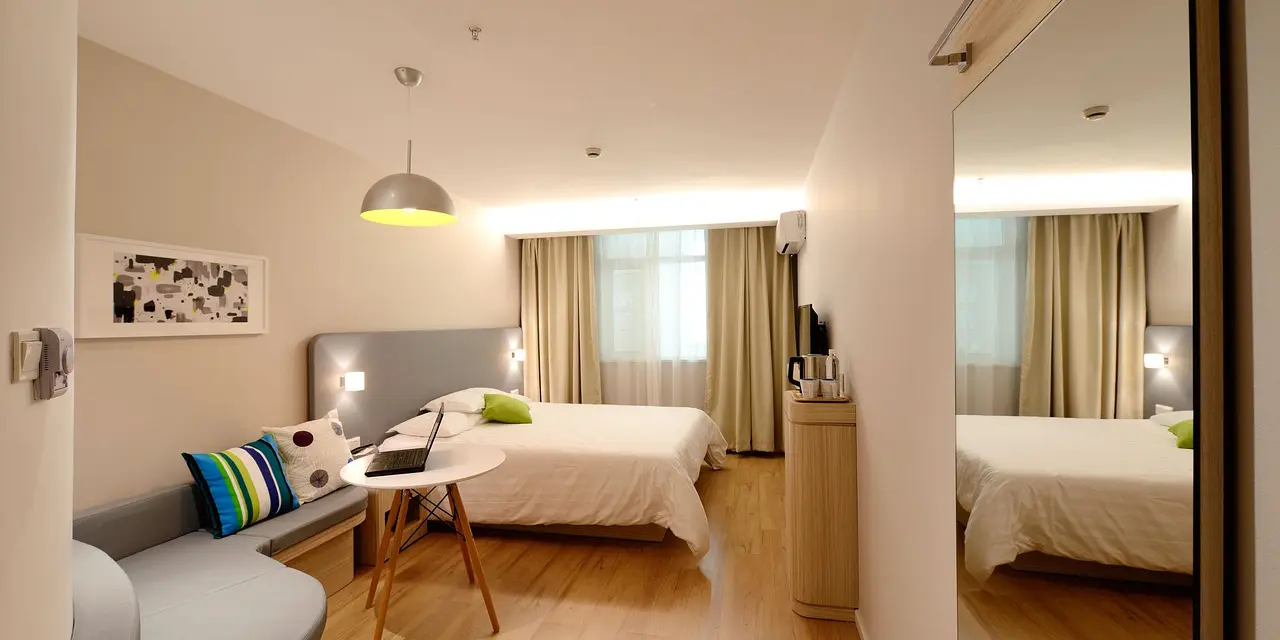 hotels for students in London
